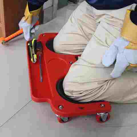 바퀴가 있는 롤링 무릎 보호 패드, 플랫폼 배치 타일 또는 비닐 당 폼 패딩, 자동차 수리, 무릎 보호